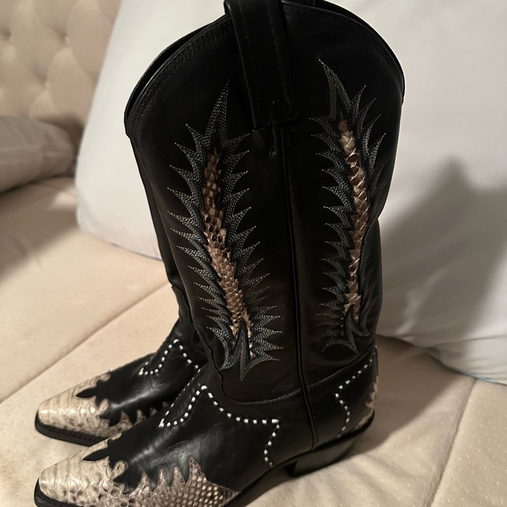 Never worn vintage Tony Lama “Firewalker” cowboy boots - Ladies Sz 8C - Picture 4 of 10